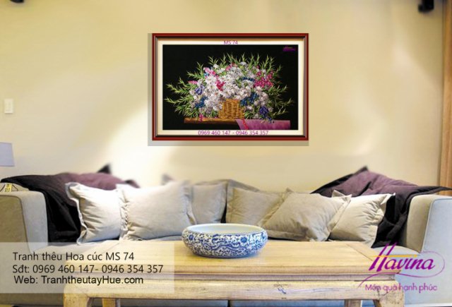 Tranh thêu hoa cúc treo phòng khách