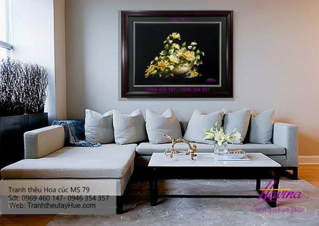 Tranh thêu hoa cúc treo phòng khách