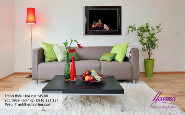 Tranh thêu hoa cúc treo phòng khách