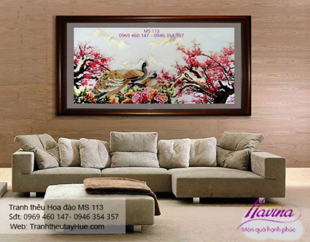 Tranh thêu hoa đào treo phòng khách