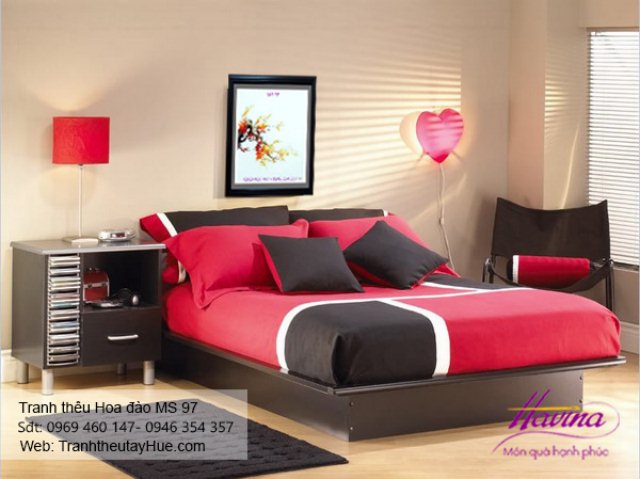 Tranh thêu hoa đào treo phòng khách