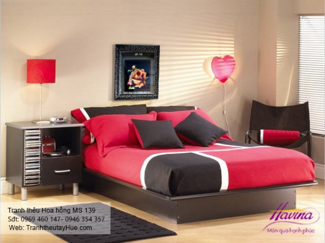 Tranh thêu hoa hồng treo phòng khách