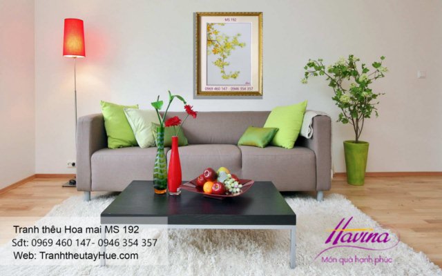 Tranh thêu hoa mai treo phòng khách