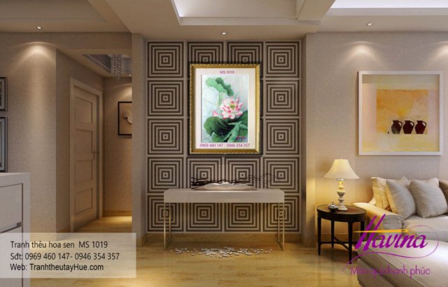 Tranh thêu hoa sen treo phòng khách