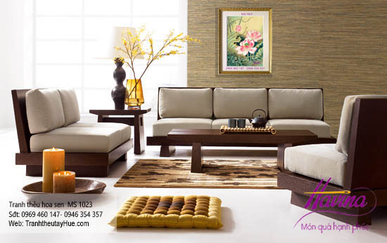 Tranh thêu hoa sen treo phòng khách