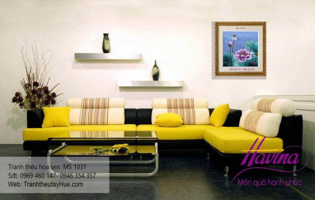 Tranh thêu hoa sen treo phòng khách
