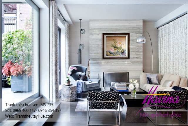 Tranh thêu hoa sen treo phòng khách