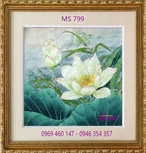 Tranh thêu hoa sen treo phòng khách