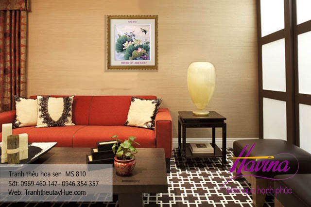 Tranh thêu hoa sen treo phòng khách