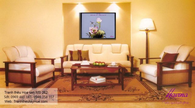 Tranh thêu hoa sen treo phòng khách