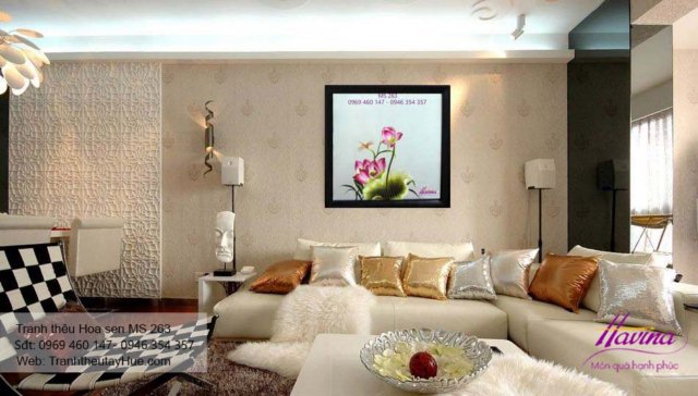 Tranh thêu hoa sen treo phòng khách