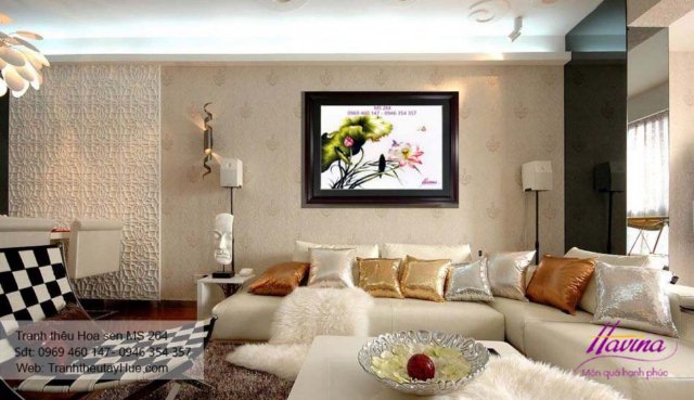 Tranh thêu hoa sen treo phòng khách