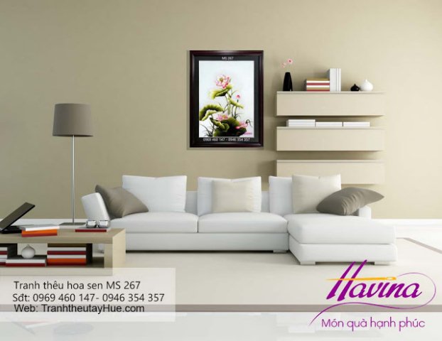 Tranh thêu hoa sen treo phòng khách