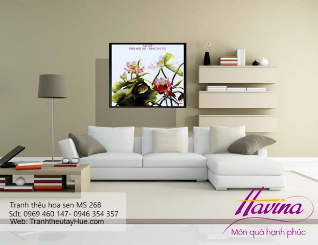 Tranh thêu hoa sen treo phòng khách