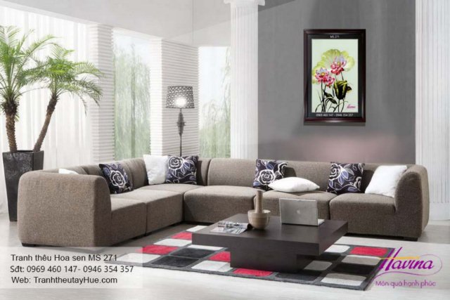 Tranh thêu hoa sen treo phòng khách
