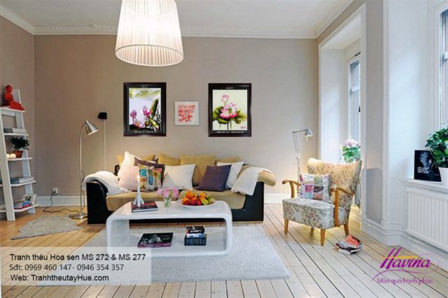 Tranh thêu hoa sen treo phòng khách
