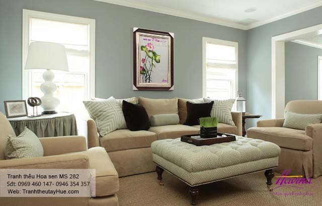 Tranh thêu hoa sen treo phòng khách