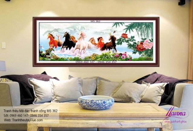 Tranh thêu mã đáo thành công treo phòng khách