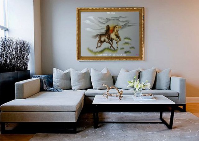 Tranh thêu mã đáo thành công treo phòng khách