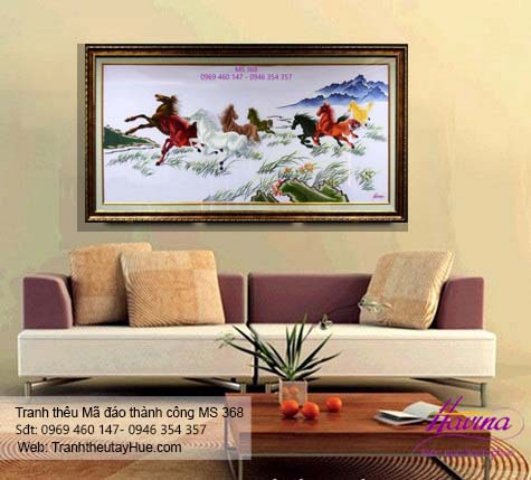 Tranh thêu mã đáo thành công treo phòng khách