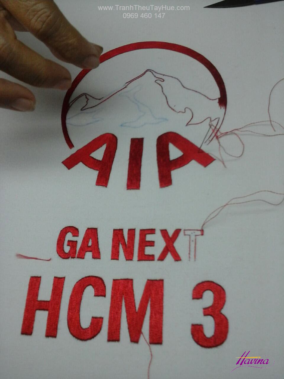 Quá trình thêu tác phẩm