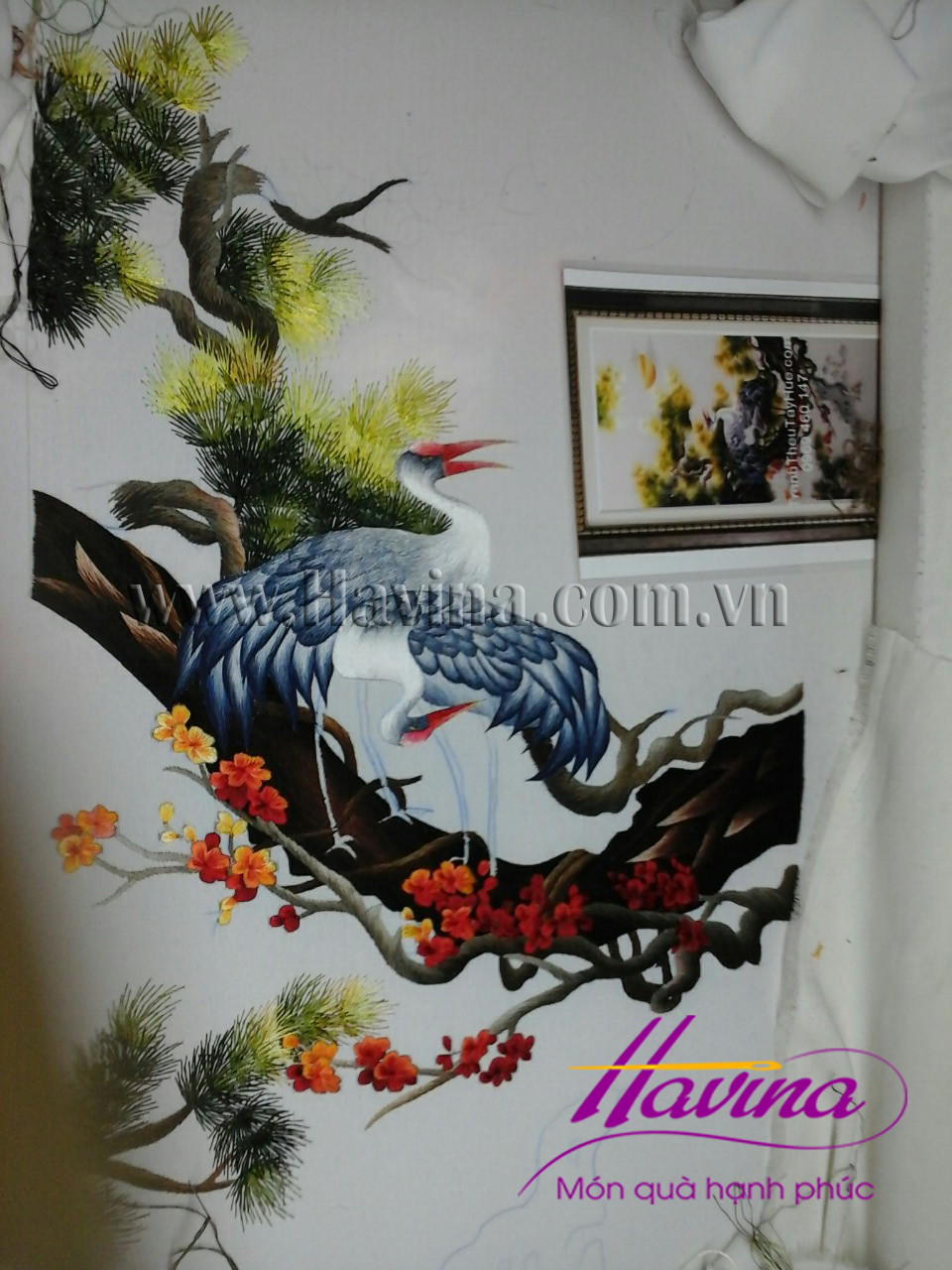 Quá trình thêu tác phẩm tranh thêu tùng hạc diên niên