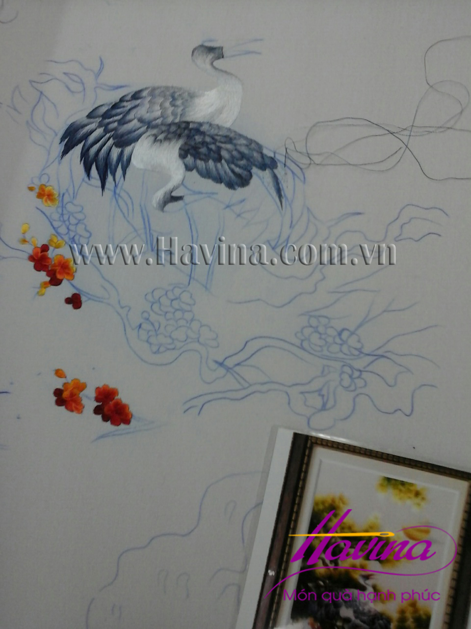 Những mũi thêu đầu tiên trong tác phẩm tranh thêu tùng hạc diên niên