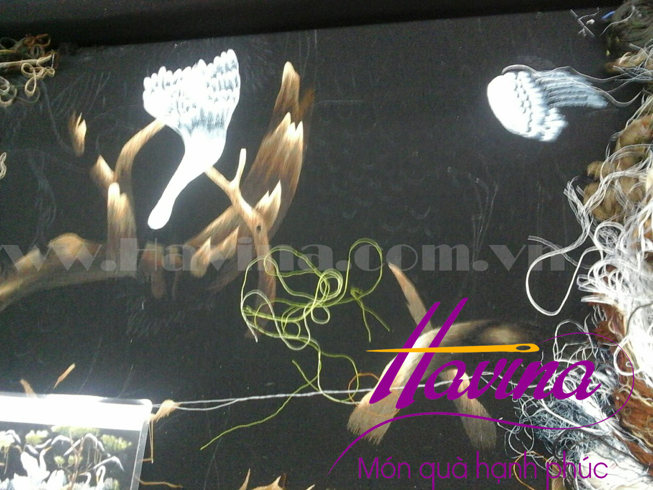 Quá trình thêu tác phẩm tranh thêu tùng hạc của anh Triều