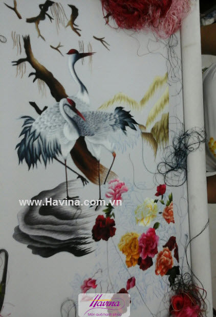 Quá trình thêu tác phẩm tranh thêu tùng hạc mẫu đơn