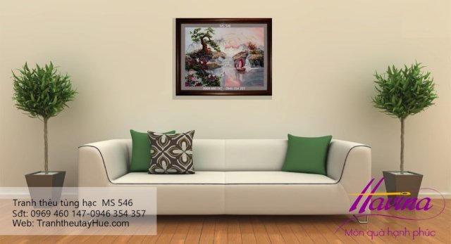 Tranh thêu tùng hạc diên niên treo phòng khách