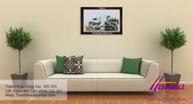 Tranh thêu tùng hạc diên niên treo phòng khách