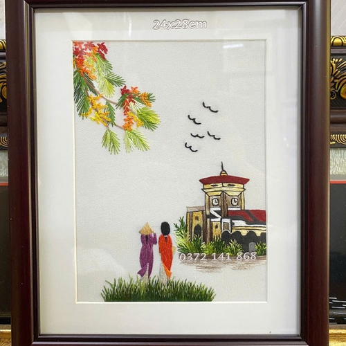 Tranh thêu chợ Bến Thành 