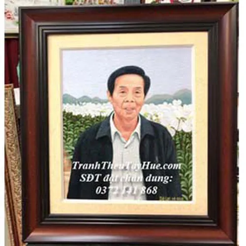ANH HOÀNG ĐẶT TRANH THÊU CHÂN DUNG TẠI TRANH THÊU TAY HUẾ