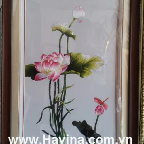 Havina Giao Tranh Thêu Hoa Sen Cho Chị Huyền Ở Hải Phòng