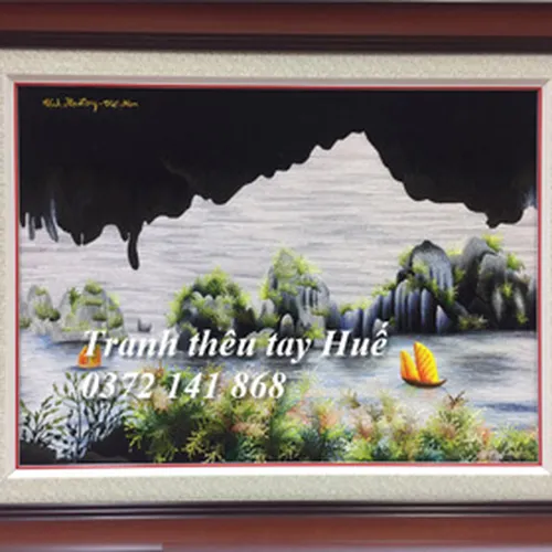 Tác phẩm tranh thêu vịnh Hạ Long sẽ là món quà tặng đối tác nước ngoài tuyệt vời nhất