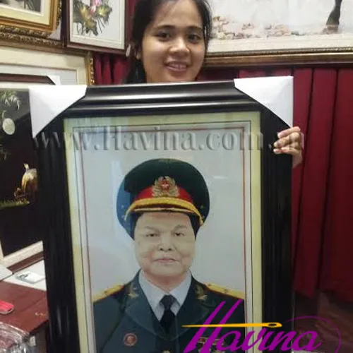 Tranh thêu chân dung tặng mẹ - Tướng Quân đội