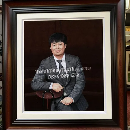 Tranh thêu chân dung theo yêu cầu của anh Hoàng ở Cao Bằng