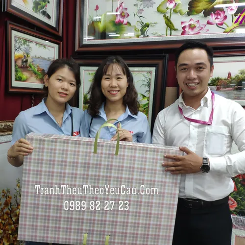 Tranh Thêu Chợ Bến Thành Theo Yêu Cầu Của Chị Ly Mai Đến Từ Đồng Nai