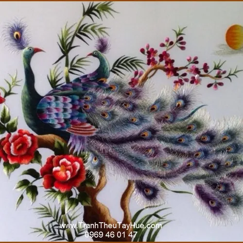 Tranh thêu con công 09