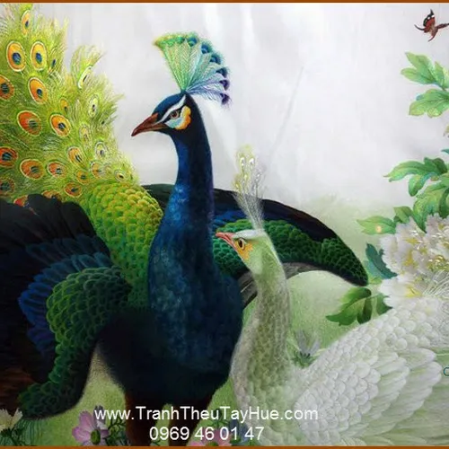 Tranh thêu con công 12
