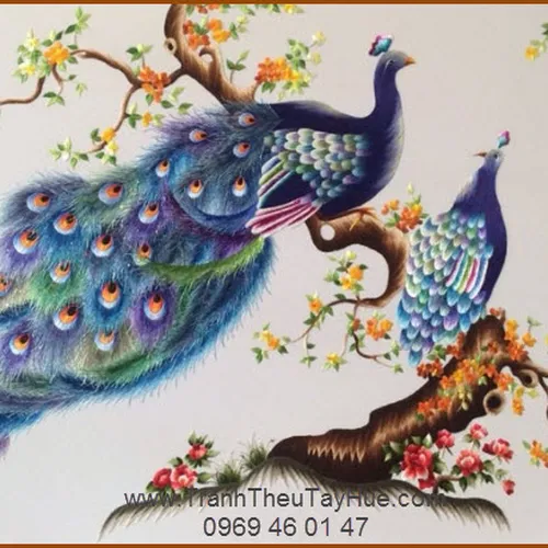 Tranh thêu con công 13