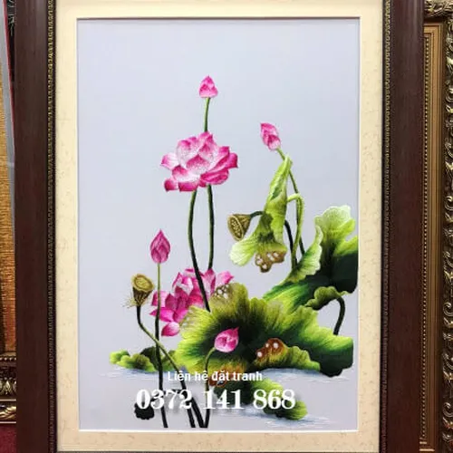 Tranh thêu hoa sen ms 8480 - Thêu tay cao cấp Huế