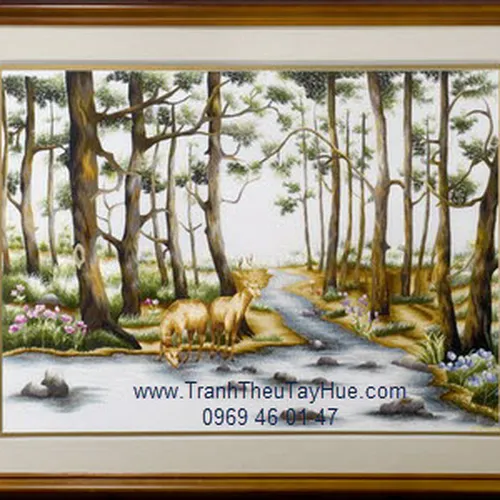 Tranh thêu tay truyền thống hươu nai HNV26