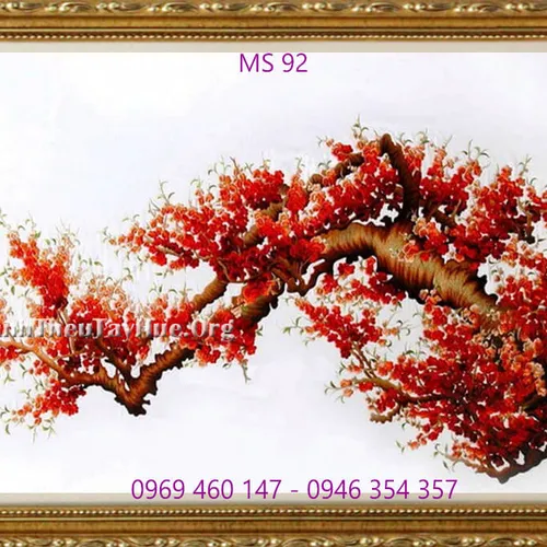 Vẻ Đẹp Tinh Khiết của Tranh Thêu Hoa Đào