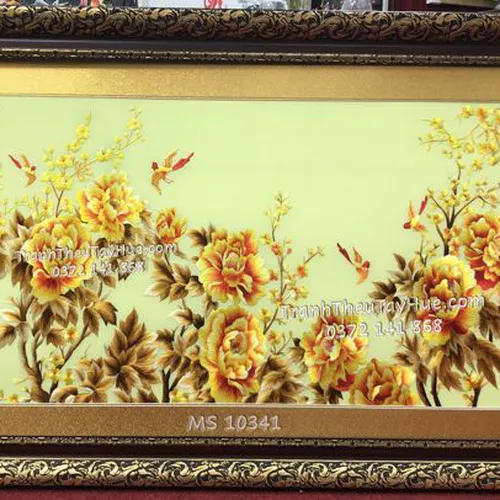 Ý nghĩa phong thủy của tranh thêu hoa mẫu đơn treo phòng khách