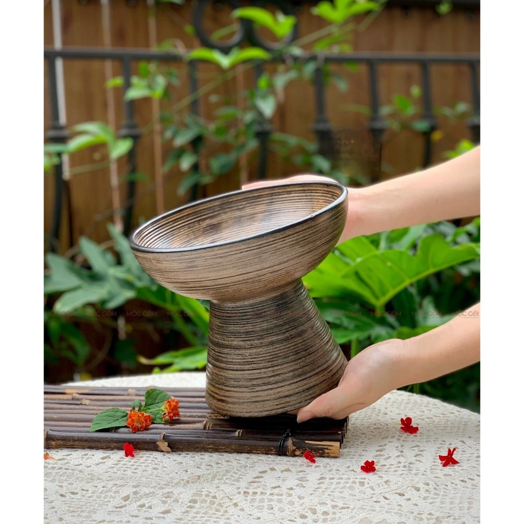 Biến Phòng Khách NHÀM CHÁN Trở Nên SANG TRỌNG Tức Thì Với Bình Hoa Gốm Bát Tràng Biến Phòng Khách NHÀM CHÁN Trở Nên SANG TRỌNG Tức Thì Với Bình Hoa Gốm Bát Tràng