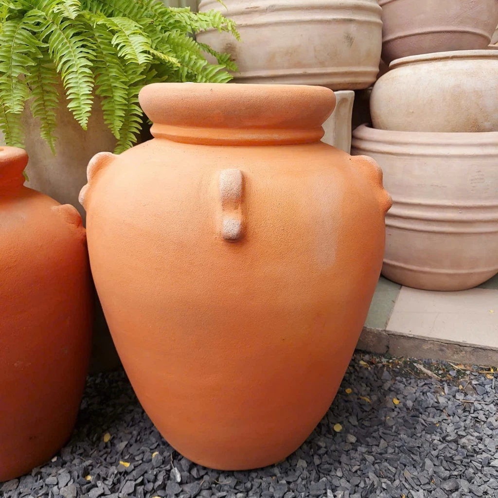 Chỉ 1 chiếc chậu gốm trồng cây cảnh ngoài trời có thể NÂNG TẦM cả ngôi nhà bạn. Chỉ 1 chiếc chậu gốm trồng cây cảnh ngoài trời có thể NÂNG TẦM cả ngôi nhà bạn.