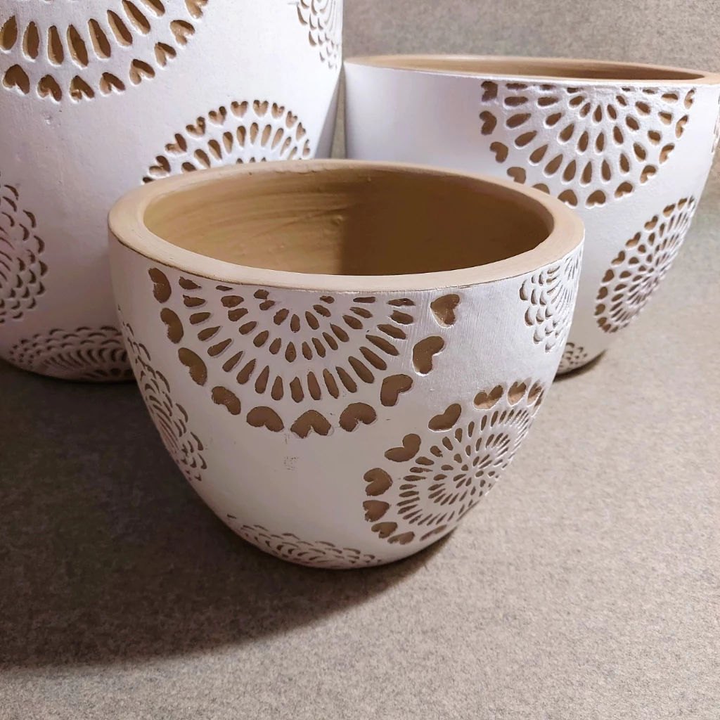 Chậu gốm trồng cây cảnh độc đáo: Vẻ đẹp mộc mạc làm BỪNG SÁNG không gian. Chậu gốm trồng cây cảnh độc đáo: Vẻ đẹp mộc mạc làm BỪNG SÁNG không gian.