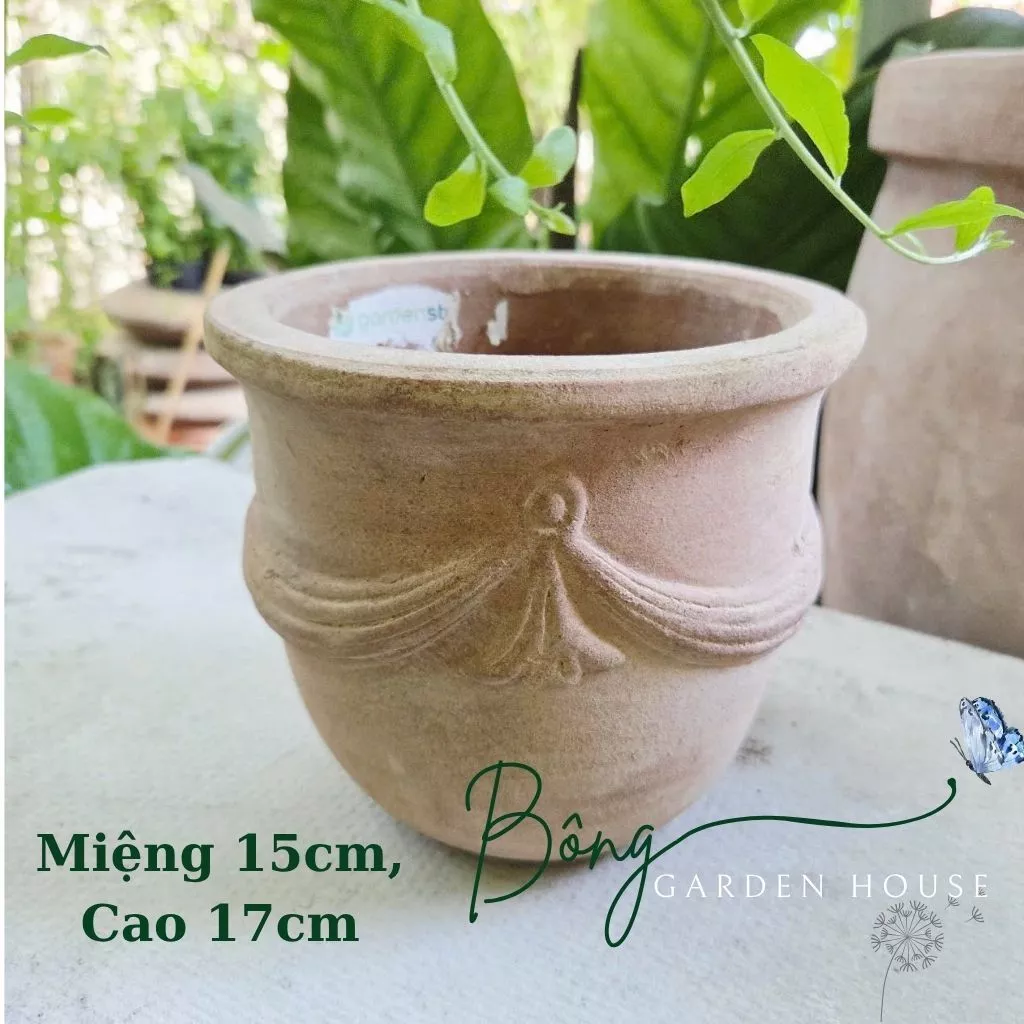 Mỗi đường nét trên chiếc chậu gốm trồng cây cảnh giả cổ đều kể một câu chuyện, mang đến sự ấm cúng và chiều sâu cho khu vườn nhỏ của bạn. Mỗi đường nét trên chiếc chậu gốm trồng cây cảnh giả cổ đều kể một câu chuyện, mang đến sự ấm cúng và chiều sâu cho khu vườn nhỏ của bạn.