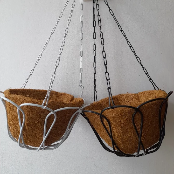 Chậu hoa xơ dừa là loại chậu dễ dùng để chăm sóc cây, miếng lót xơ dừa giúp giữ nước và dinh dưỡng cho cây. Chậu hoa xơ dừa là loại chậu dễ dùng để chăm sóc cây, miếng lót xơ dừa giúp giữ nước và dinh dưỡng cho cây.